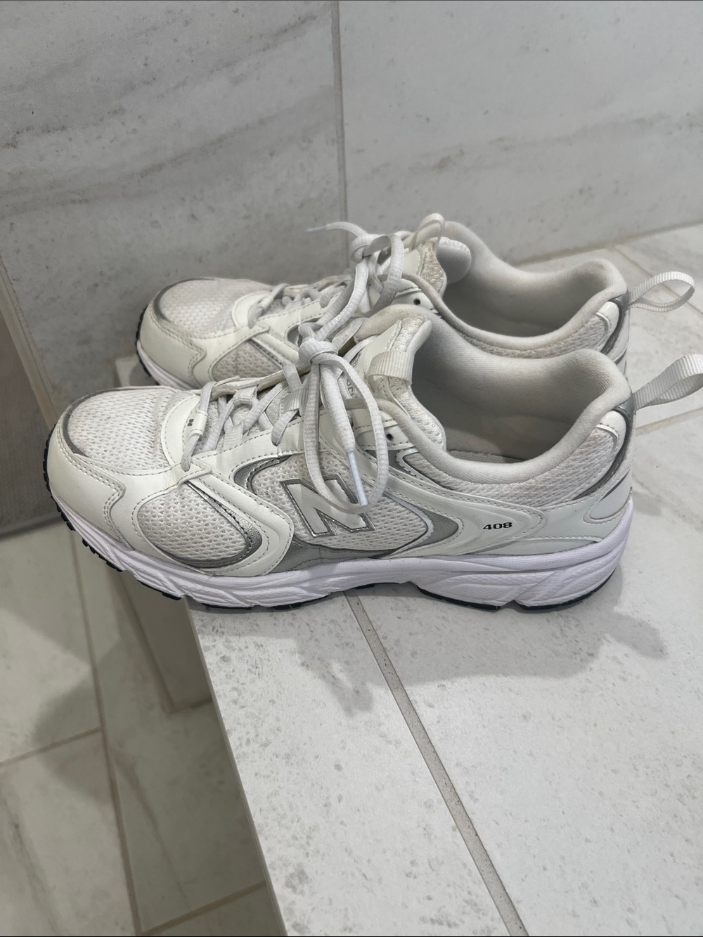 New Balance Women's White and Light Gray Running Sneakers
